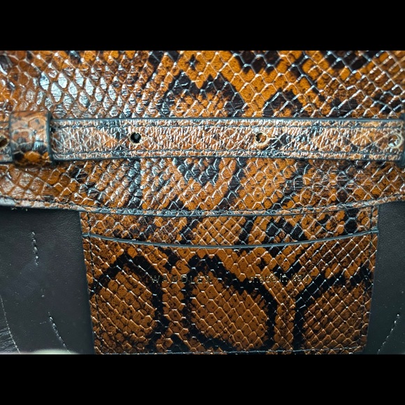 Auth. Wandler belt bag in python print. - Picture 8 of 11